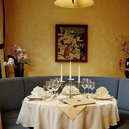Hotell Kroneck 4*